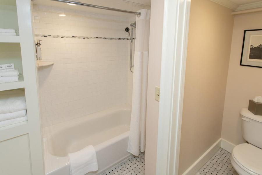 The Dorset Inn Bagian luar foto
