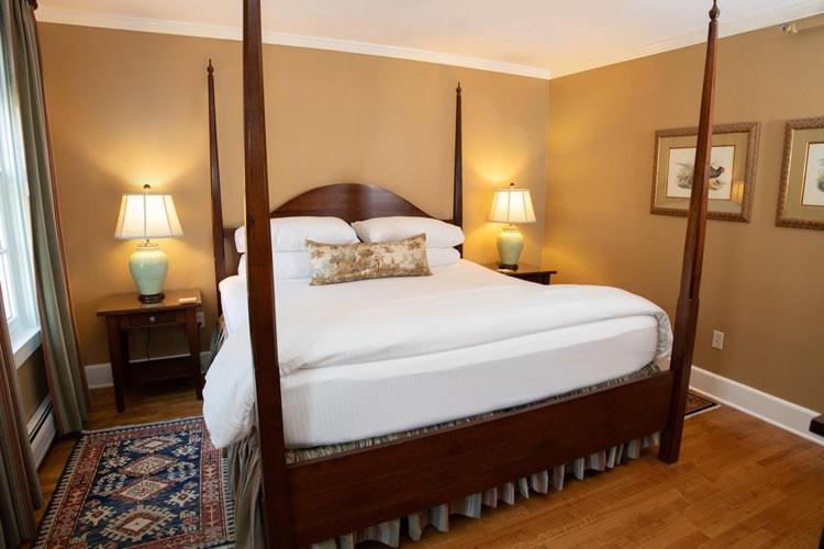 The Dorset Inn Bagian luar foto