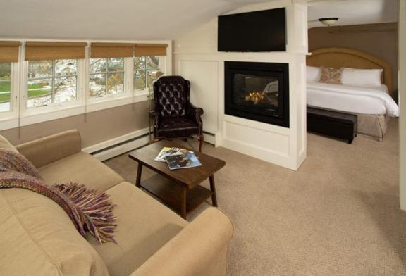 The Dorset Inn Bagian luar foto